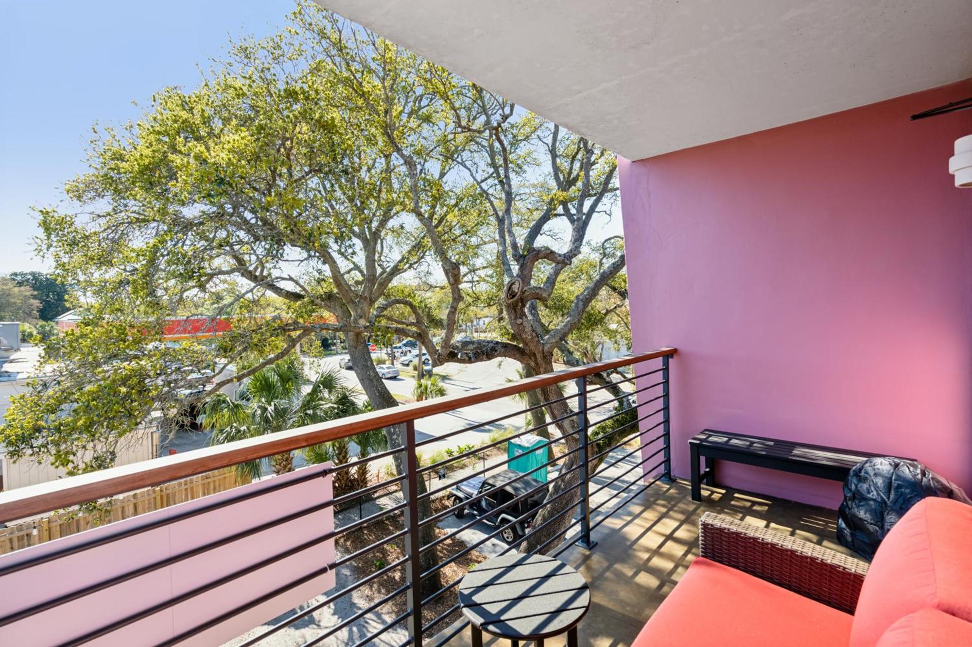 Boutique Vera Hotel In The Heart Of Folly Beach Exterior foto