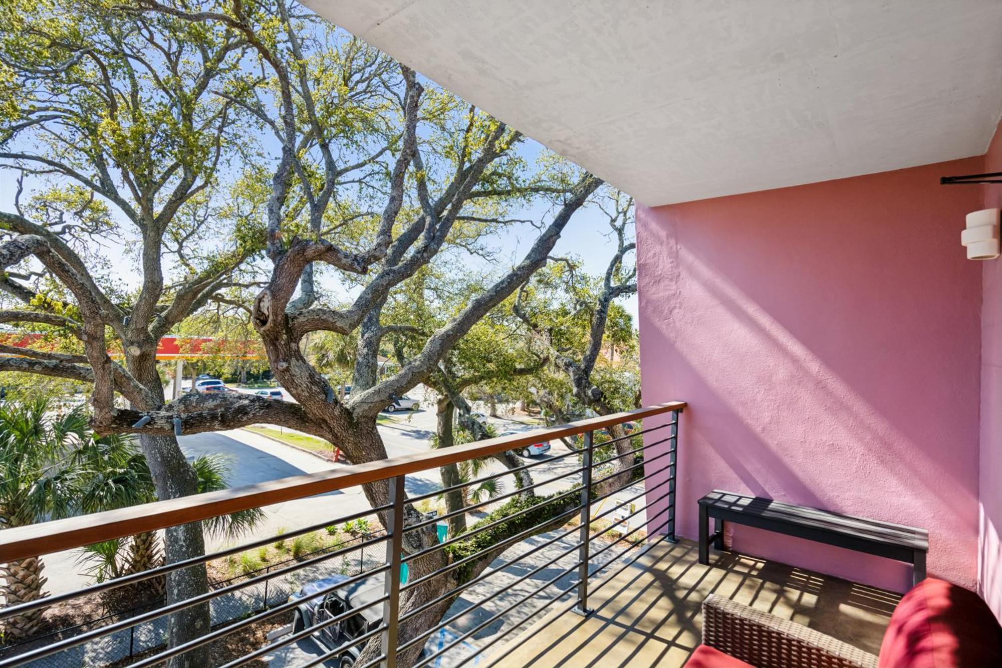 Boutique Vera Hotel In The Heart Of Folly Beach Exterior foto