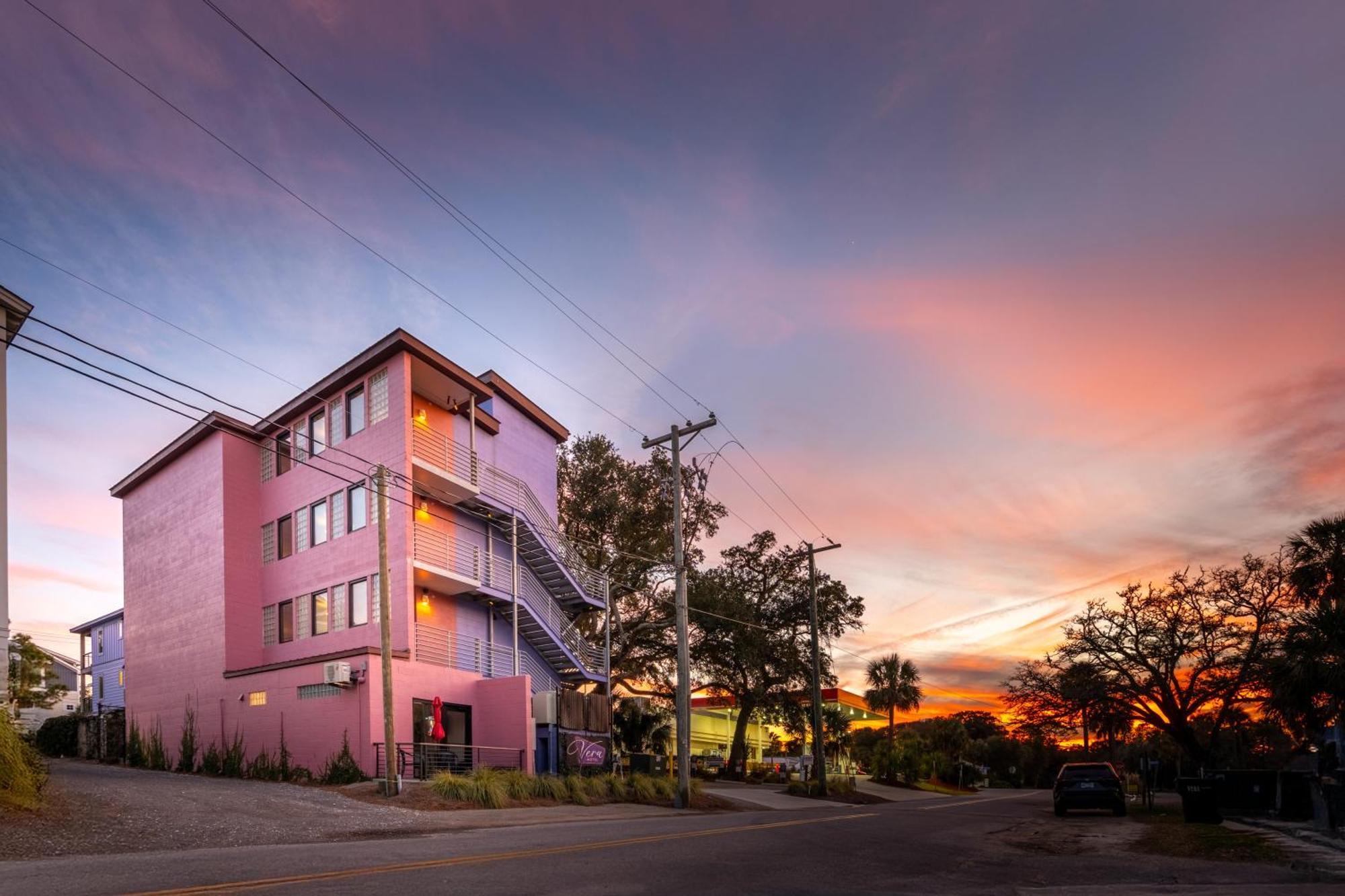 Boutique Vera Hotel In The Heart Of Folly Beach Exterior foto